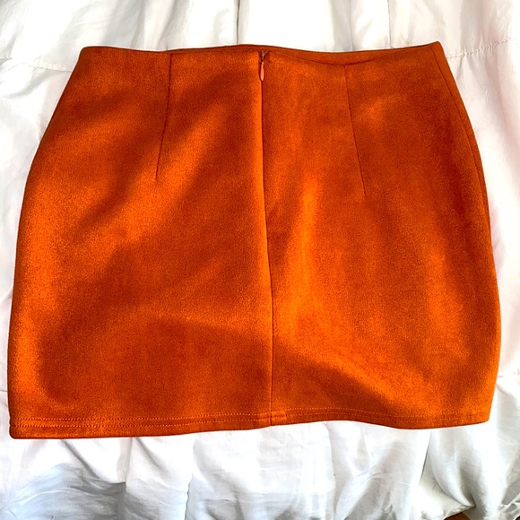 Better Be Rust color suede skirt - Picture 2 of 6